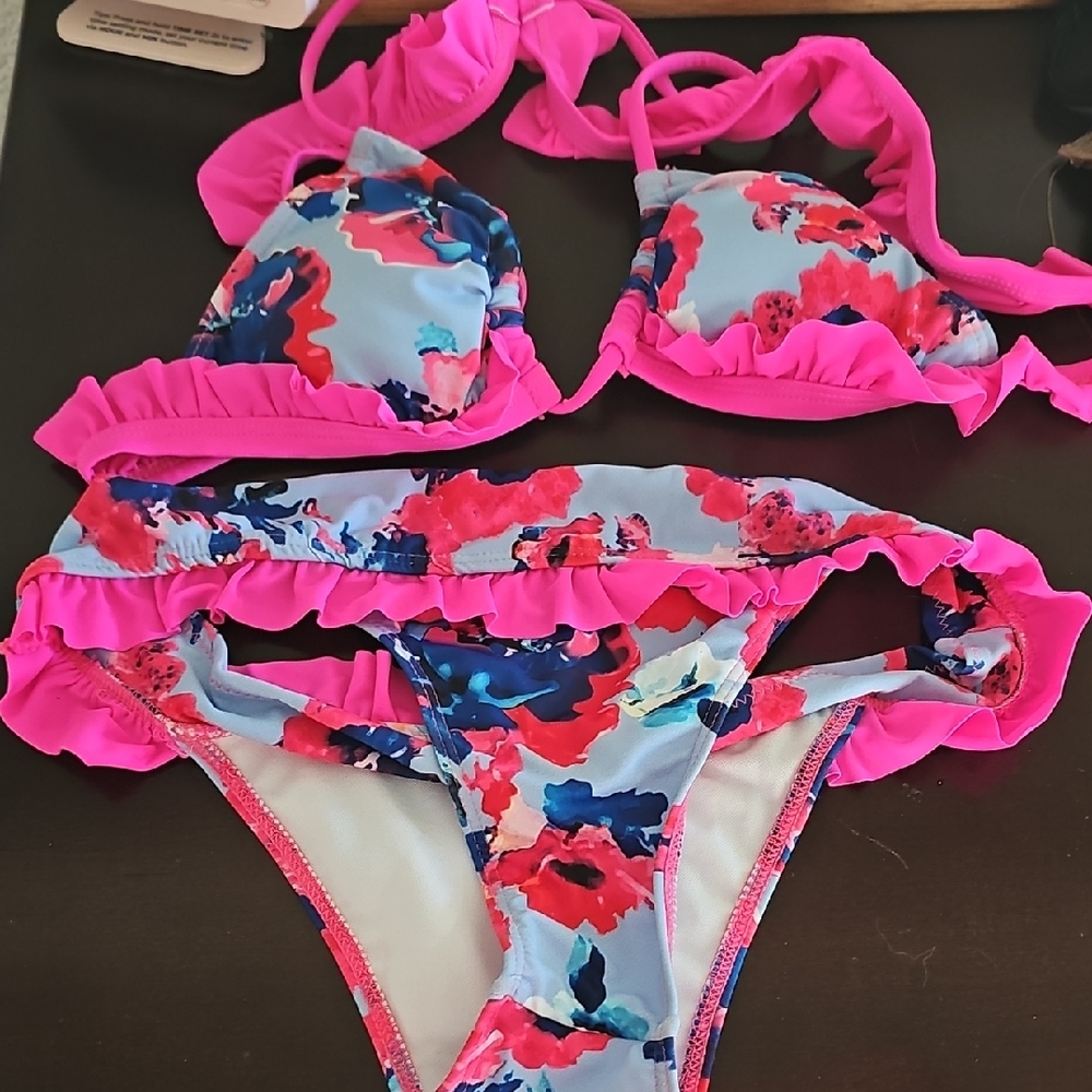 Floral Bikini Set with Ruffle Trim